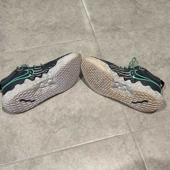 Nike gt air zoom basketball shoes - Picture 4 of 4